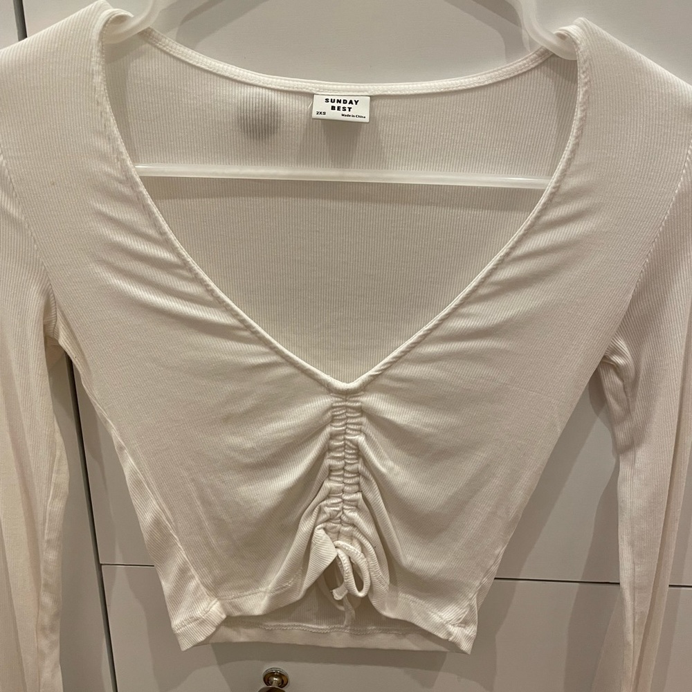 Aritzia long sleeve crop top